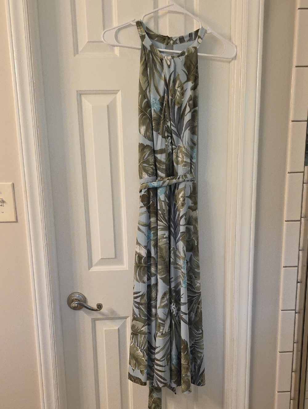 julia jordan light blue & green Key Hole Front floral dress